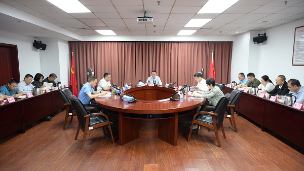 局党工委理论学习中心组专题学习习近平总书记关于加强党的作风建设的重要论述 夏清平主持并讲话